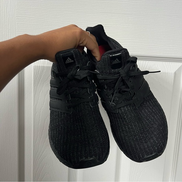 Adidas Ultraboost size 8.5 - Picture 4 of 6